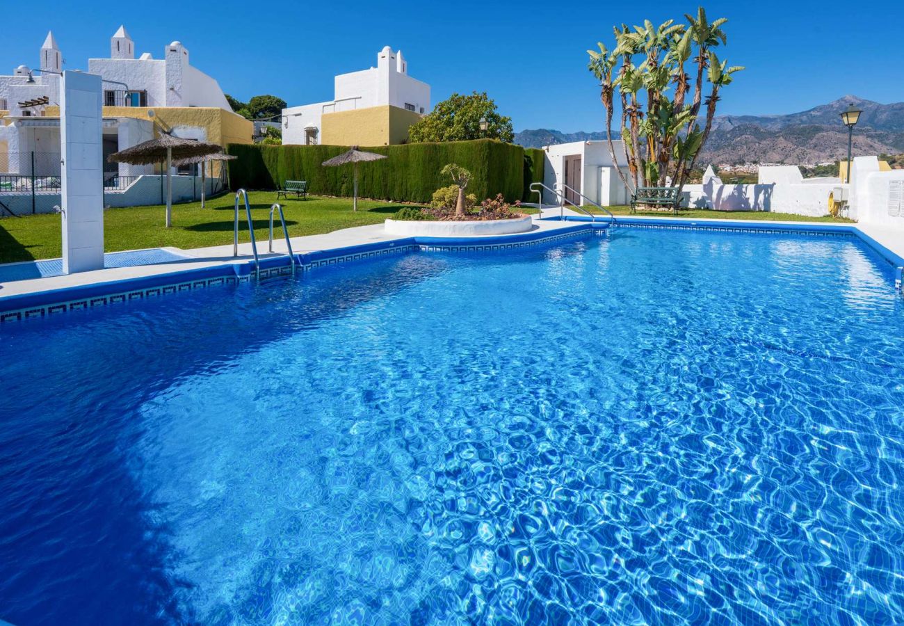 Maison mitoyenne à Nerja - Casablanca 9 : Duplex avec terrasses sur plusieurs niveaux, vue mer et coucher de soleil