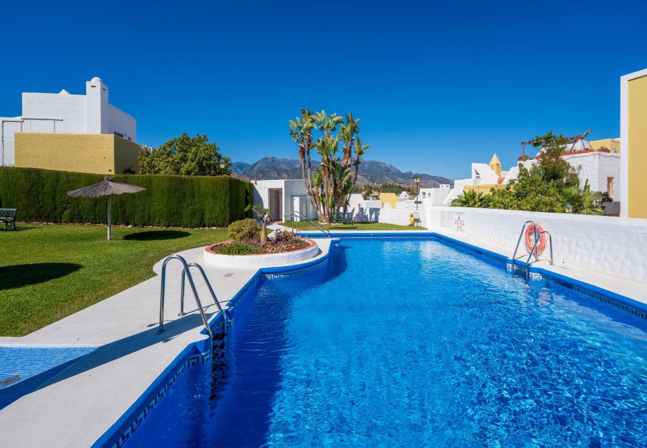Maison mitoyenne à Nerja - Casablanca 9 : Duplex avec terrasses sur plusieurs niveaux, vue mer et coucher de soleil