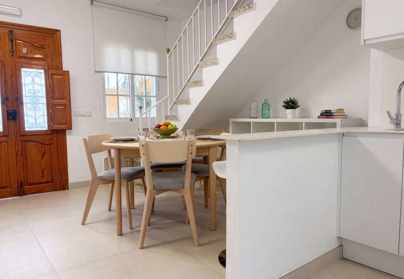 Maison mitoyenne à Nerja - Casa Chica : Maison de vacances avec toit-terrasse, Calle Cristo, Nerja