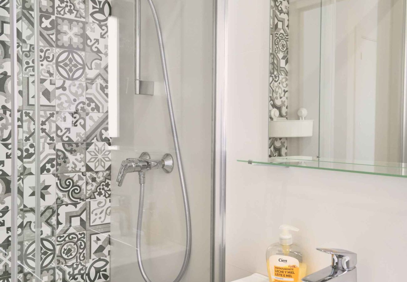 Appartement à Nerja - Penthouse Balcón del Mar D4: 3 Terrasses et Piscine Chauffée