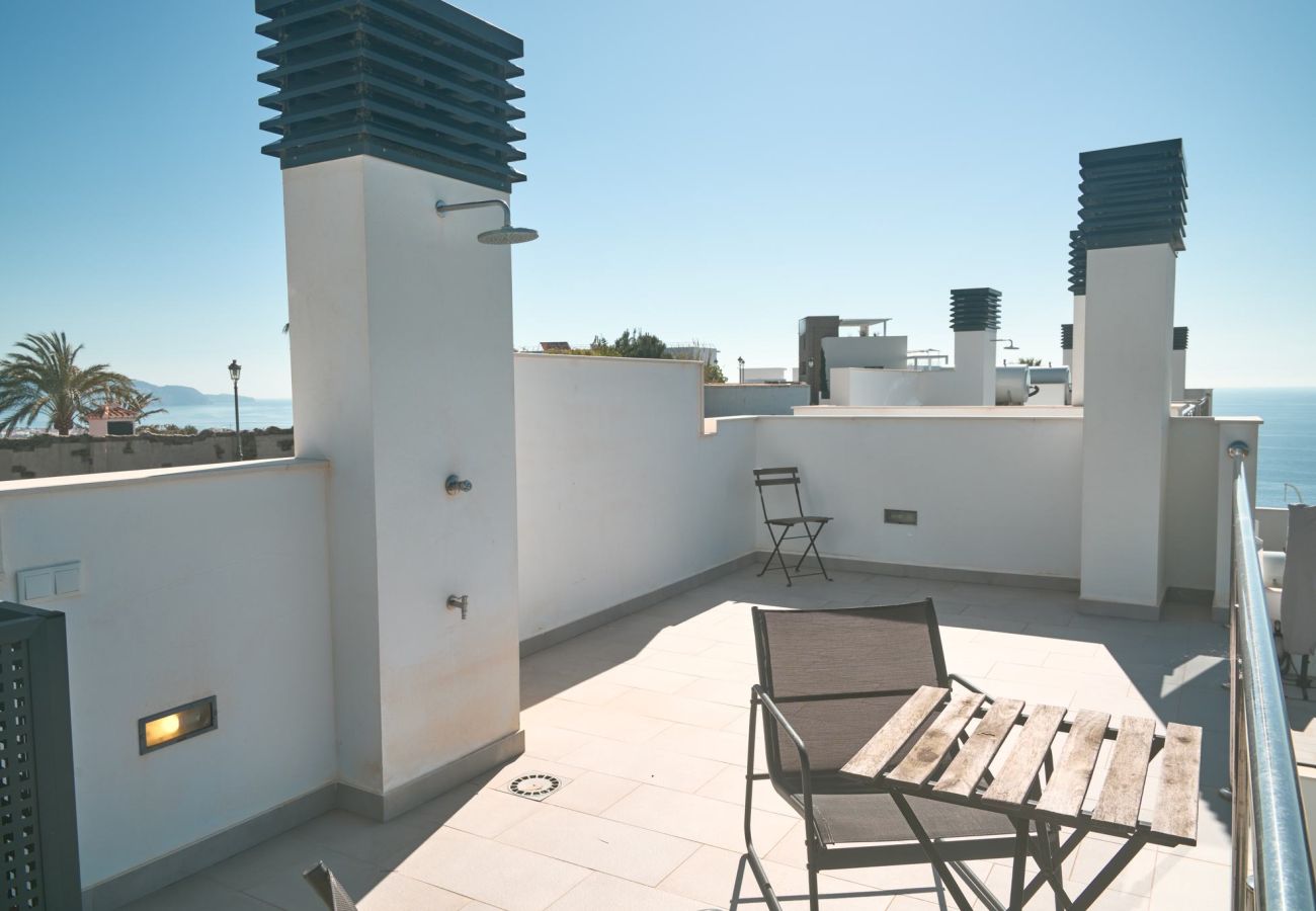 Appartement à Nerja - Penthouse Balcón del Mar D4: 3 Terrasses et Piscine Chauffée