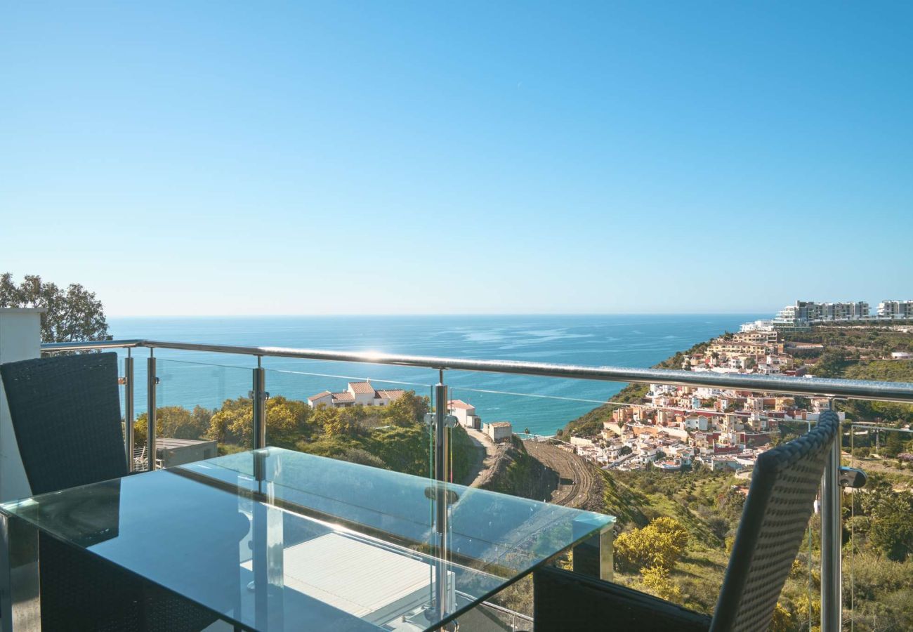 Appartement à Nerja - Penthouse Balcón del Mar D4: 3 Terrasses et Piscine Chauffée