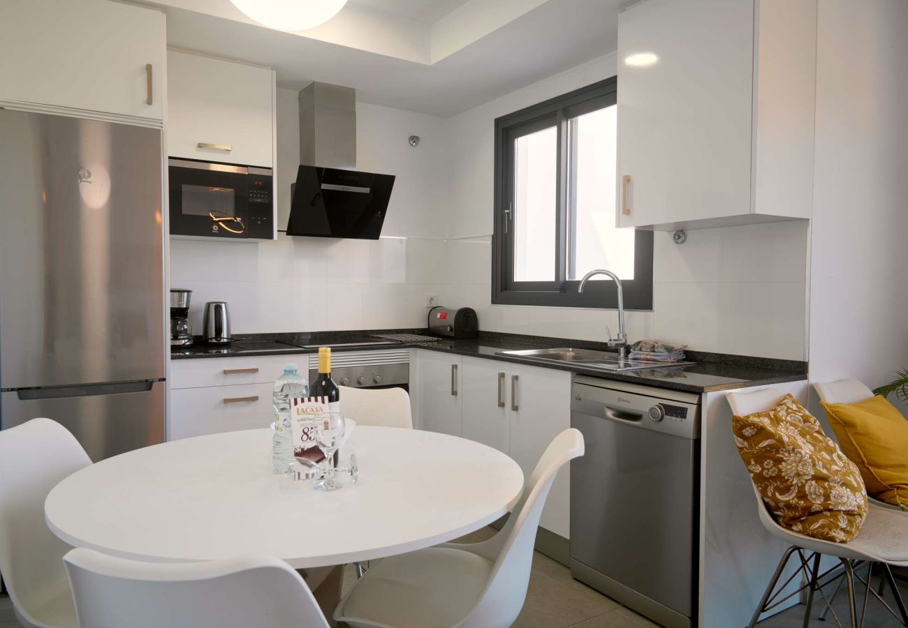 Appartement à Nerja - Penthouse Balcón del Mar D4: 3 Terrasses et Piscine Chauffée