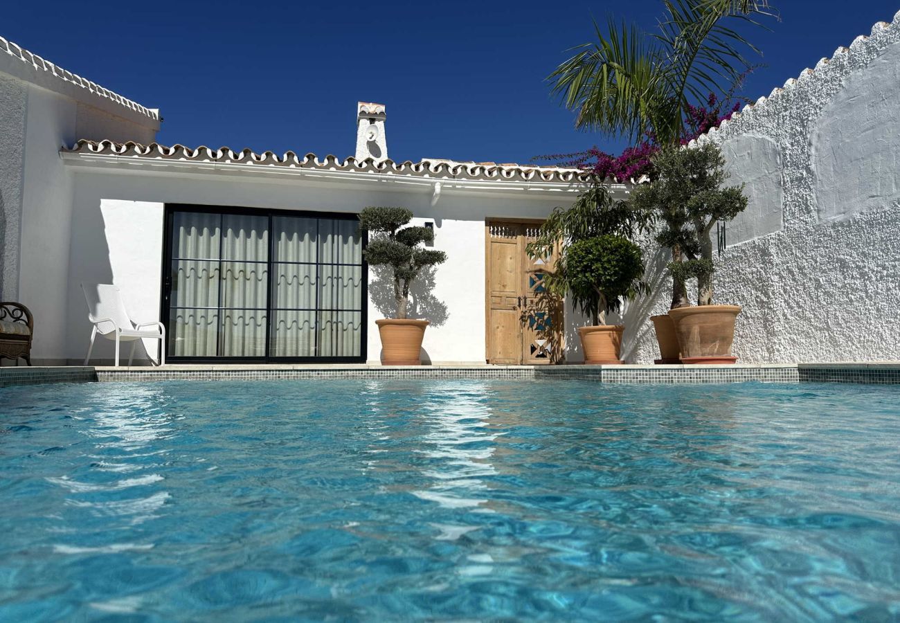 Villa à Nerja - Villa Jackson (La Casita) : Villa avec piscine privée à Fuente del Badén, Nerja