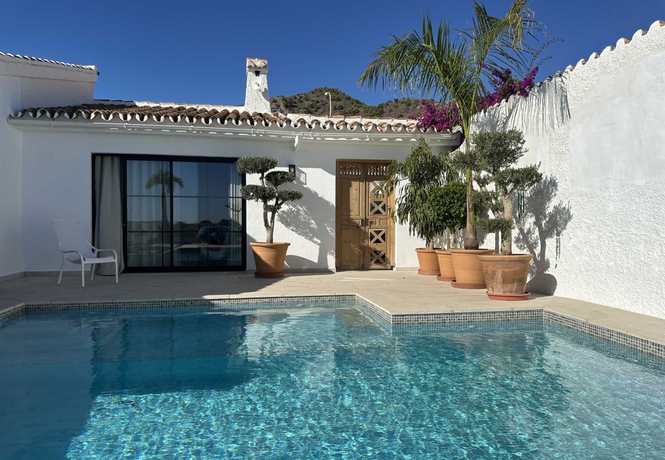 Villa à Nerja - Villa Jackson (La Casita) : Villa avec piscine privée à Fuente del Badén, Nerja