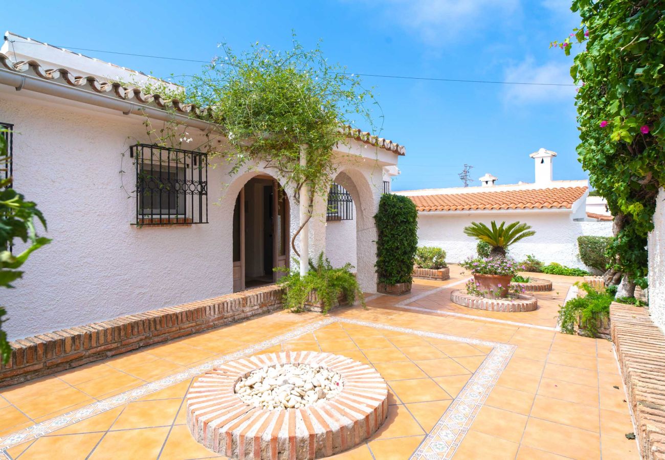 Villa à Nerja - Villa La Casita : Villa avec piscine privée à Fuente del Badén, Nerja