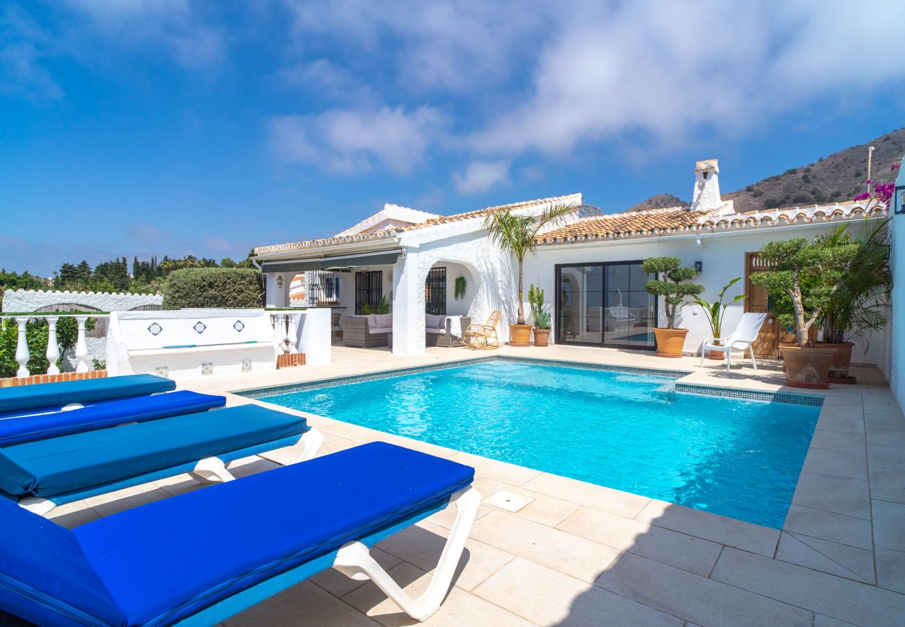 Villa à Nerja - Villa La Casita : Villa avec piscine privée à Fuente del Badén, Nerja