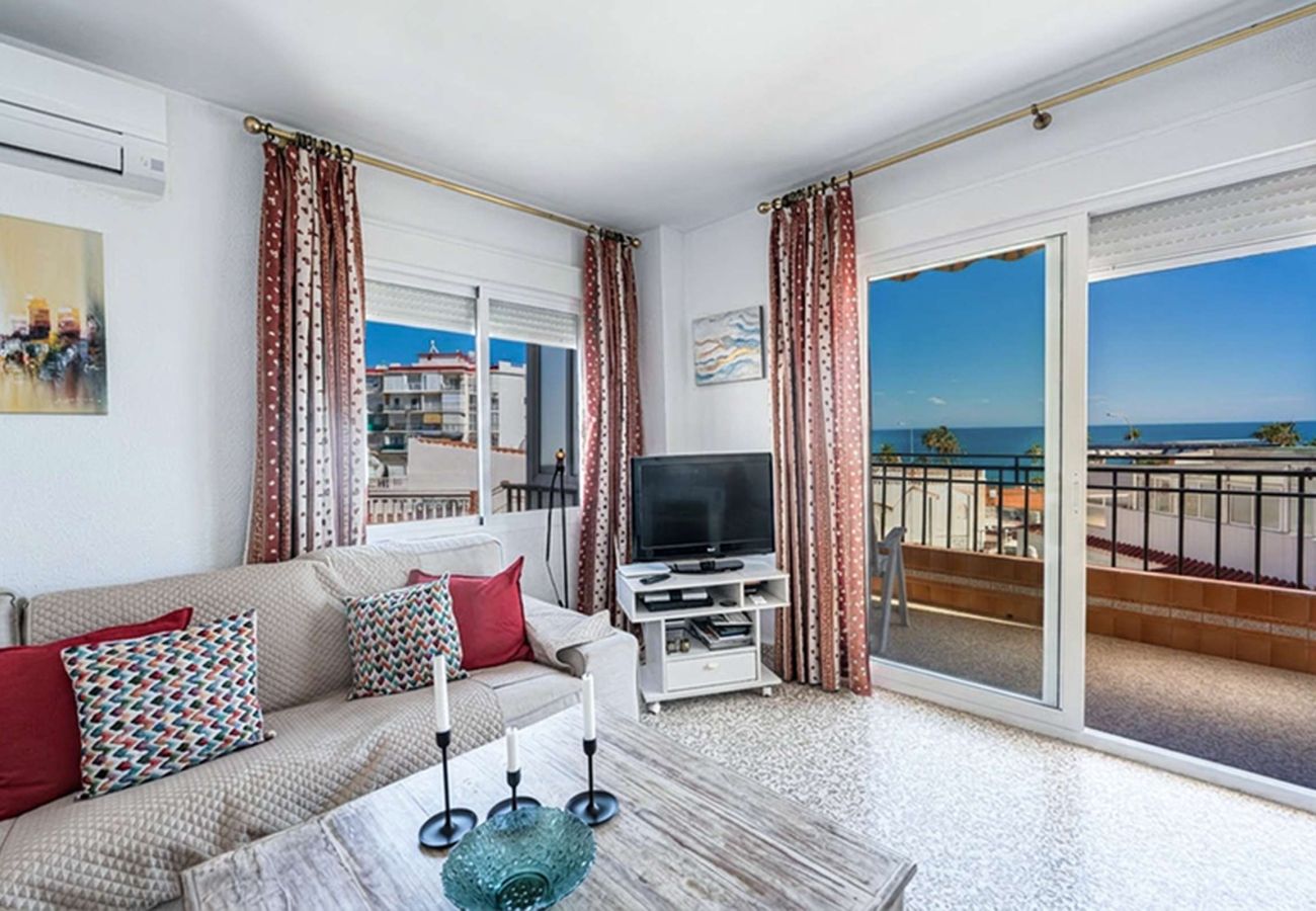 Salon avec accès terrasse et vue mer, climatisation et télévision, Albaida II 2B Nerja