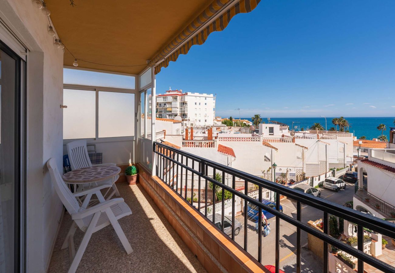 Balcon exposé sud avec chaises longues et vue mer, Albaida II 2B Playa Torrecilla Nerja