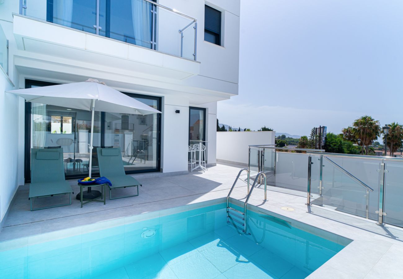 Piscine privée de style mexicain dans la villa de luxe Casa Mezcal à Nerja