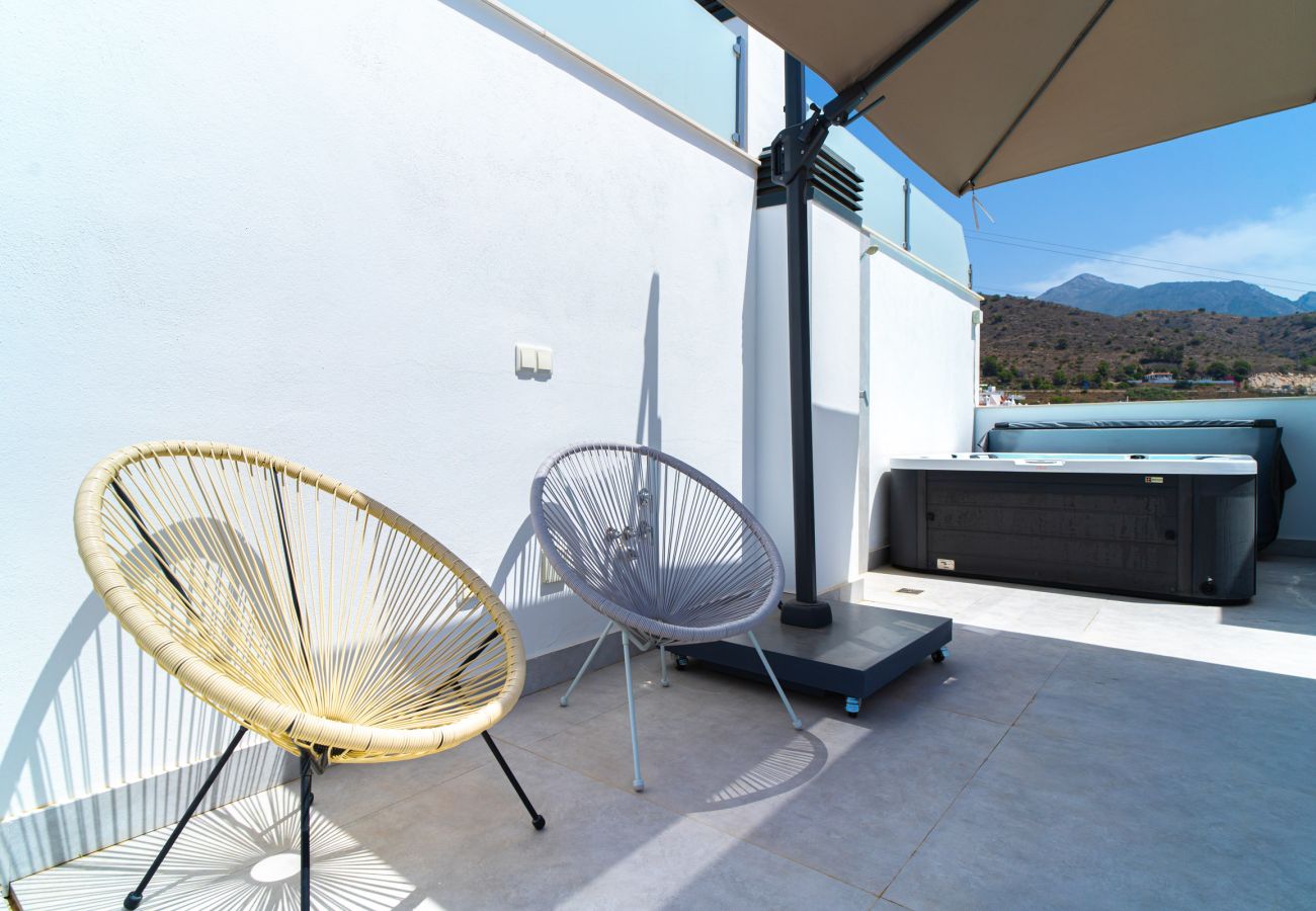 Villa à Nerja - Casa Mezcal - Villa pour 4 personnes avec piscine privée et jacuzzi à Nerja