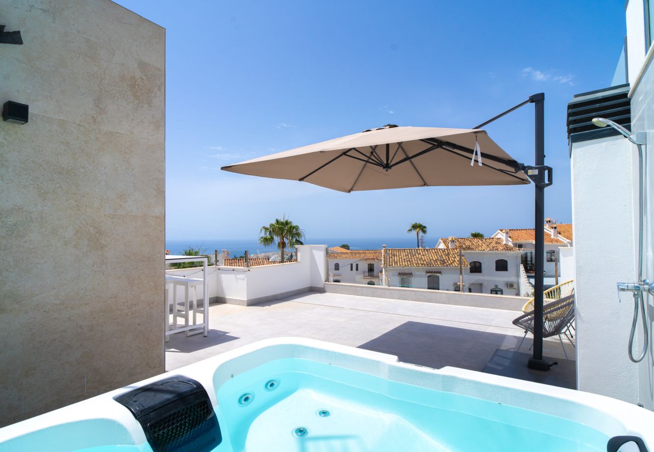 Villa à Nerja - Casa Mezcal - Villa pour 4 personnes avec piscine privée et jacuzzi à Nerja