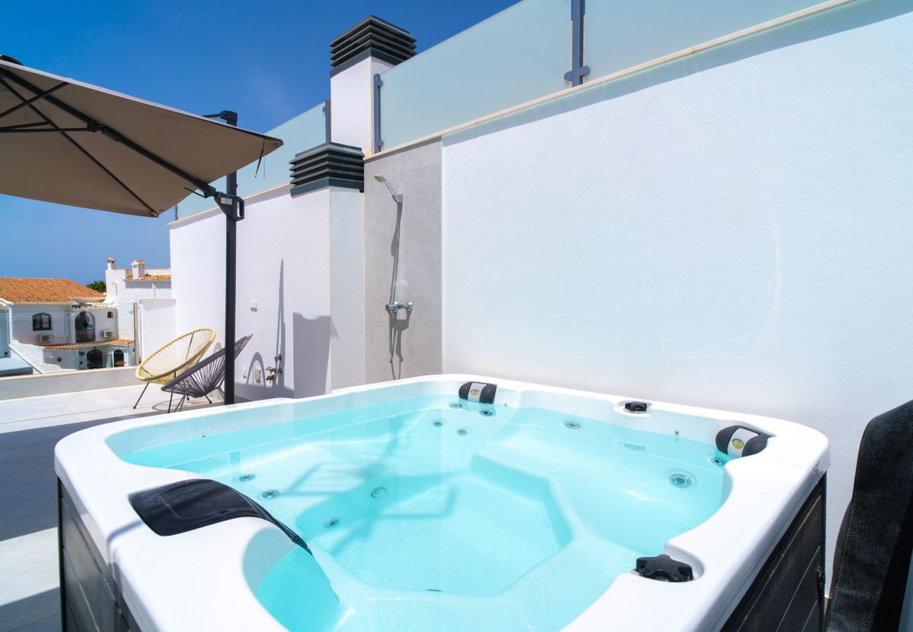 Villa à Nerja - Casa Mezcal - Villa pour 4 personnes avec piscine privée et jacuzzi à Nerja