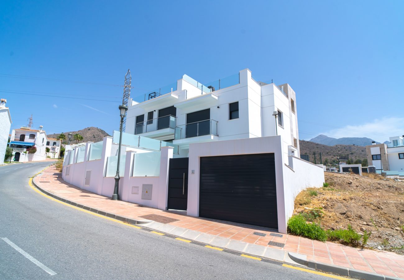 Villa à Nerja - Casa Mezcal - Villa pour 4 personnes avec piscine privée et jacuzzi à Nerja