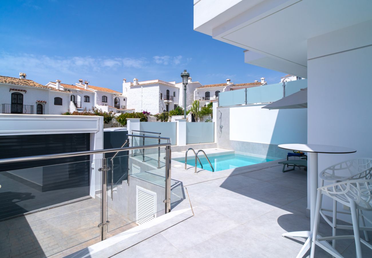 Villa à Nerja - Casa Mezcal - Villa pour 4 personnes avec piscine privée et jacuzzi à Nerja