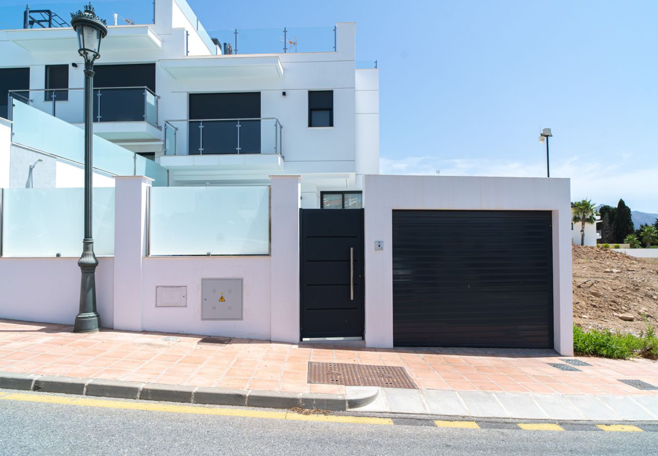 Villa à Nerja - Casa Mezcal - Villa pour 4 personnes avec piscine privée et jacuzzi à Nerja