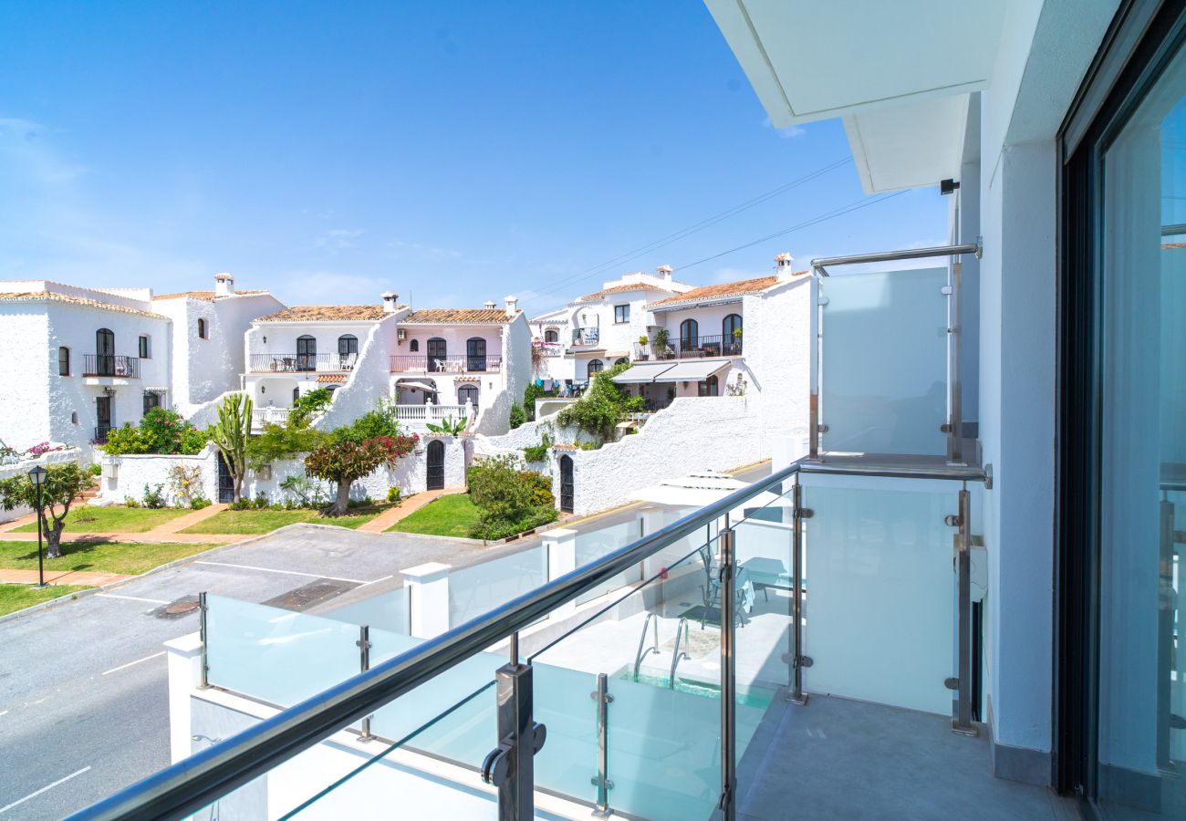 Villa à Nerja - Casa Mezcal - Villa pour 4 personnes avec piscine privée et jacuzzi à Nerja